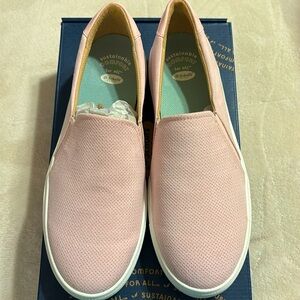 New in Box Dr. Scholl’s Nova Prim Pink Microfiber Slip On Loafer Women’s Size 9